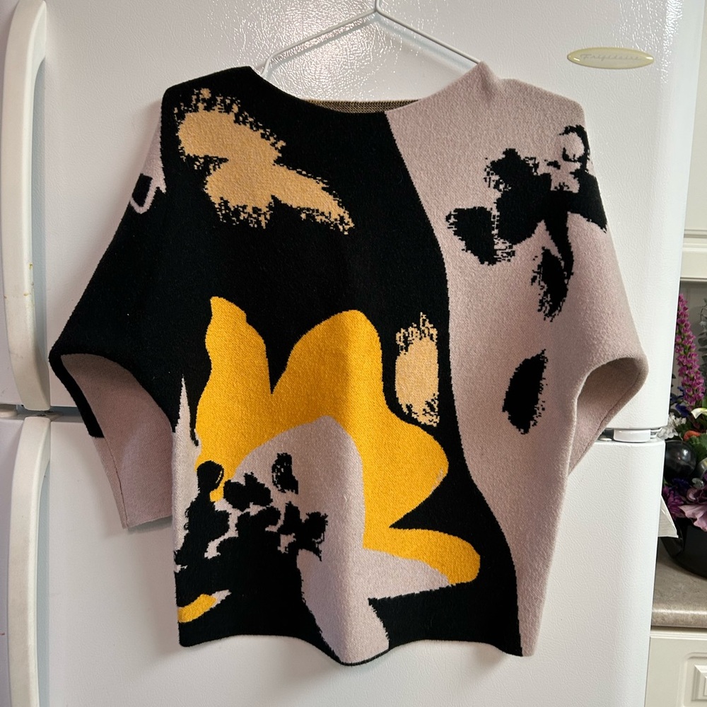 Abstract Floral Sweater in Black, Yellow, and Beige Print S